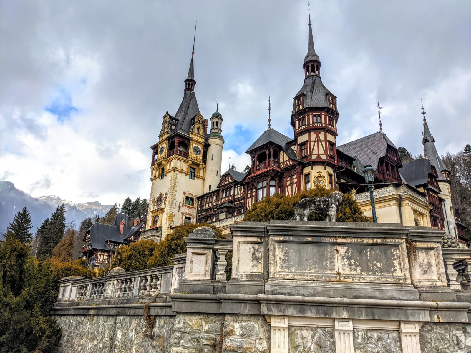 visit peles castle